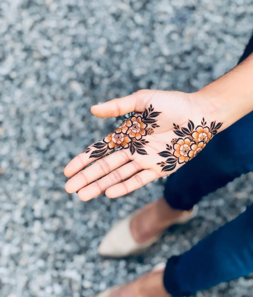 14. Diagonal Floral Strip Henna