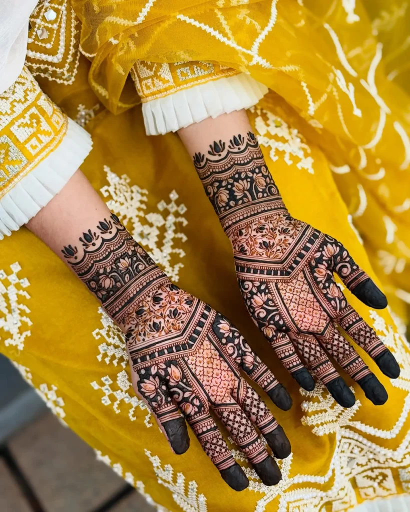 15. Bridal Mesh & Floral Fill Henna