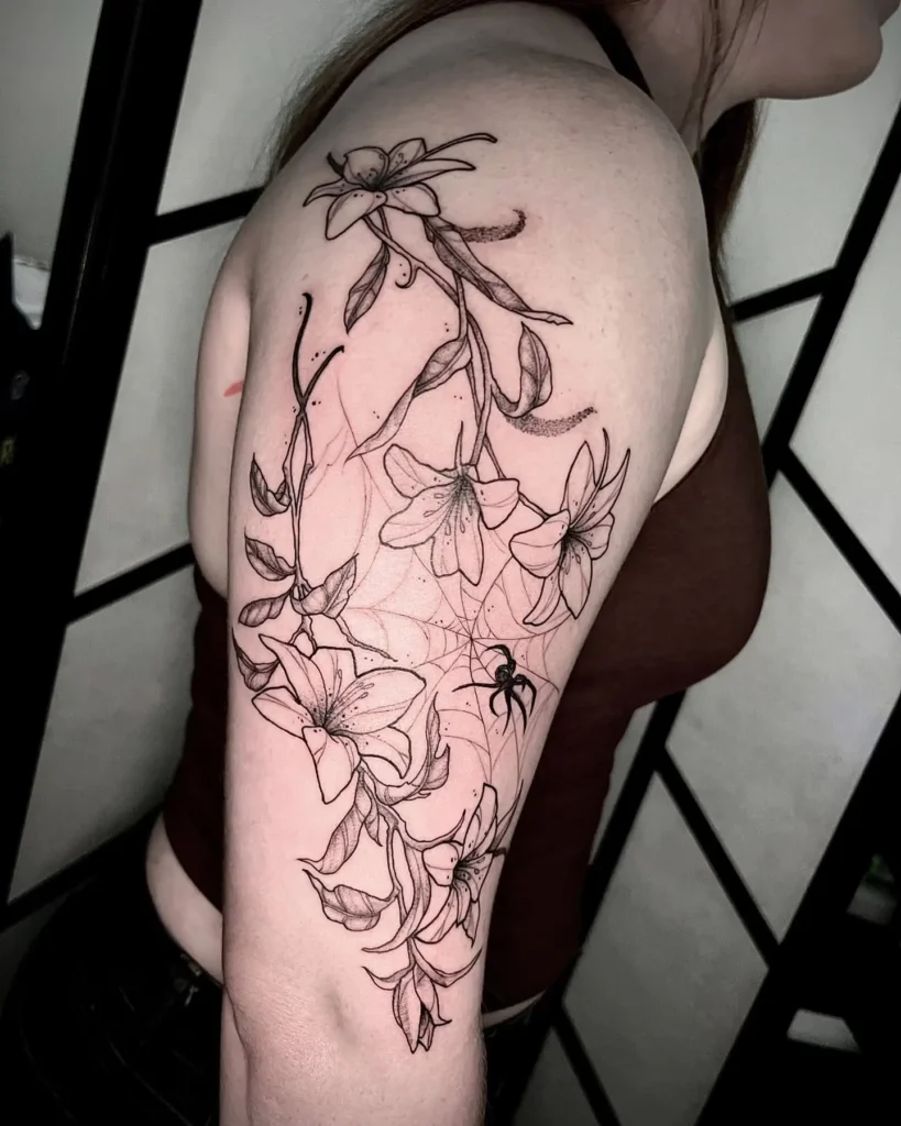 3. Spider Lily Web Sleeve