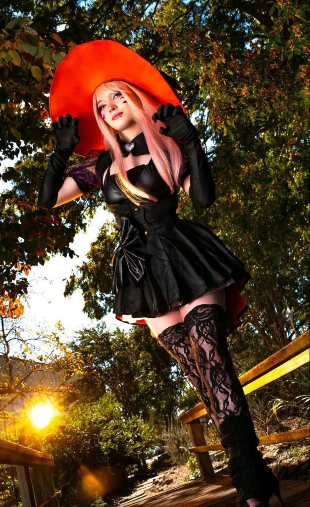 16. Sunset Sorceress Halloween Look