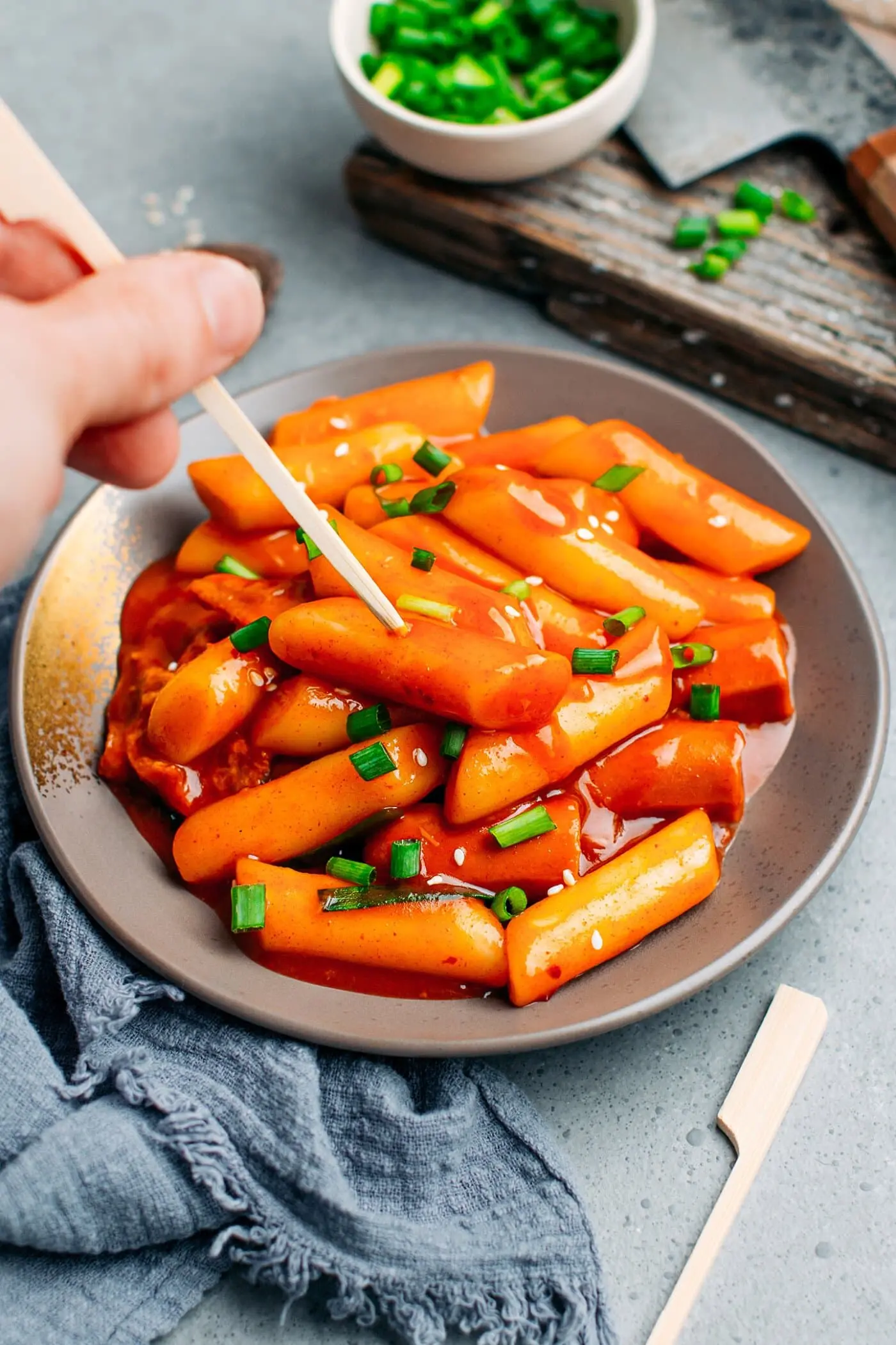 Easy Vegan Tteokbokki (Spicy Korean Rice Cakes)