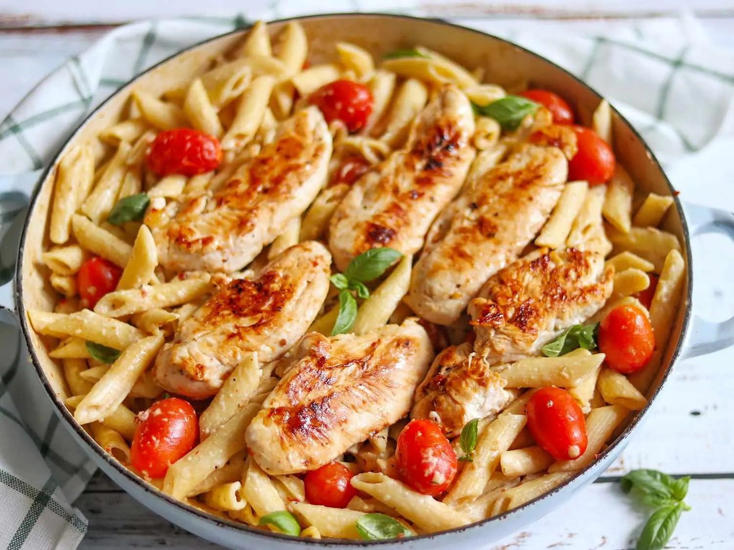 Easy One Pot Creamy Tomato Basil Pasta